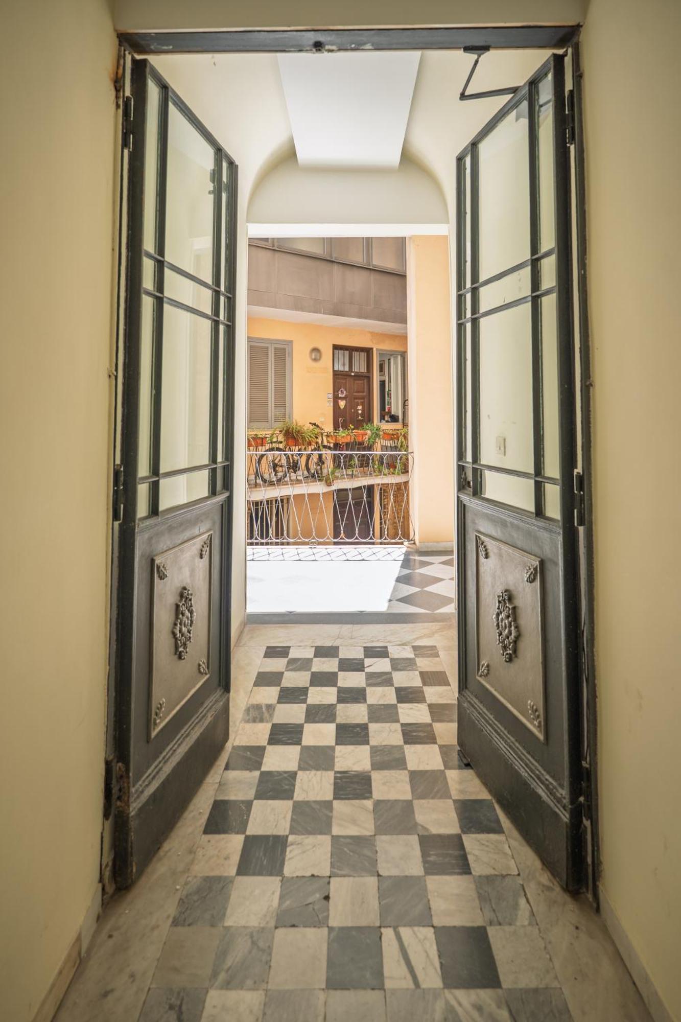 La Casa Sul Cortile Vila Roma Exterior foto